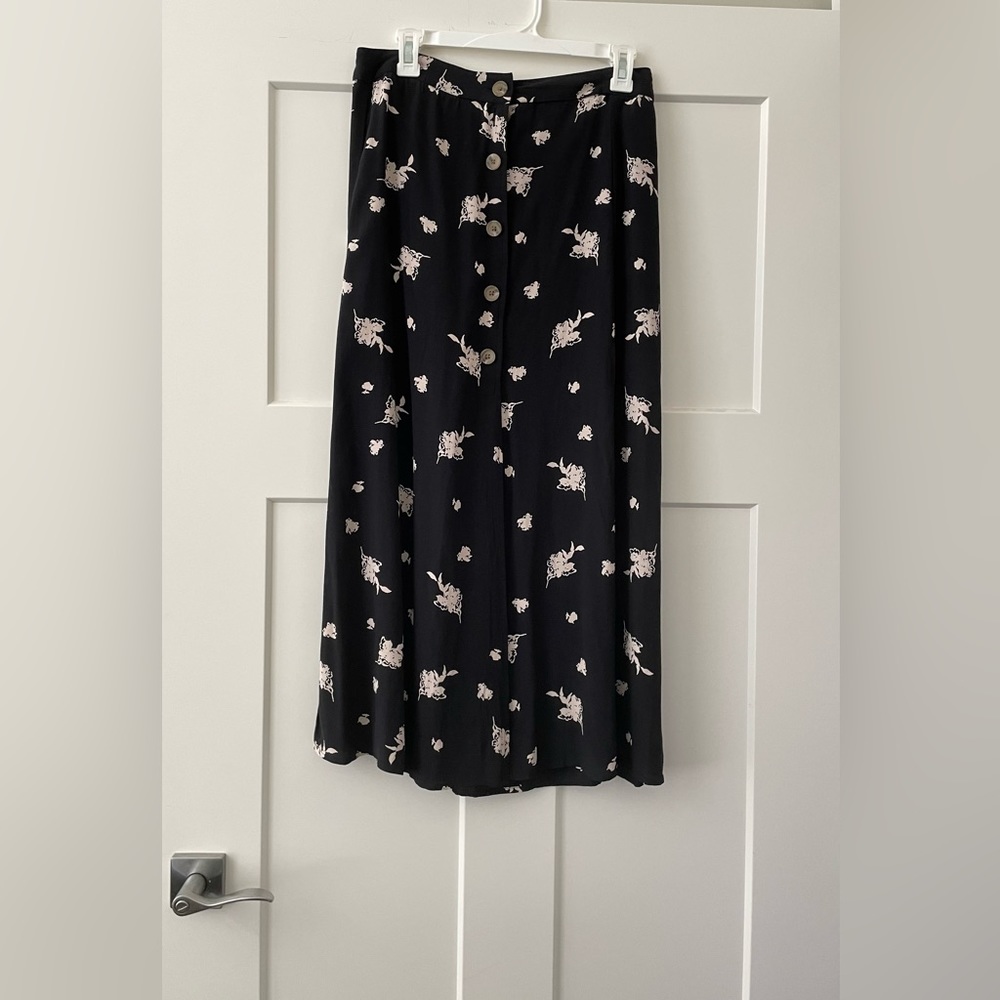 Maxi skirt with button detail